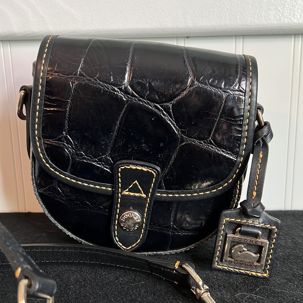 Dooney & bourke crossbody bag